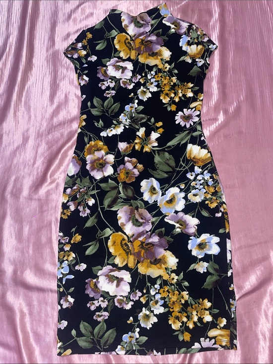 Forever 21 Dresses & Skirts - Forever 21 Floral Dress 🖤